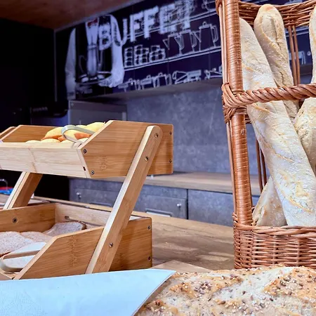 Ibis Budget 2* Vitrolles (Bouches-du-Rhone)